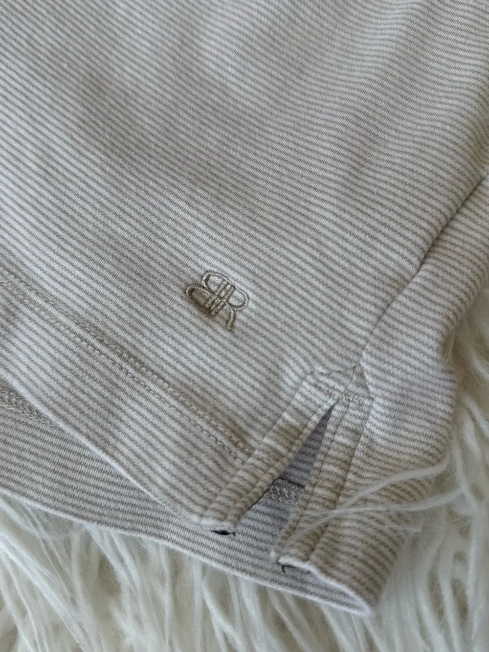 Banana Republic Cream Textured Crew Neck Tee
